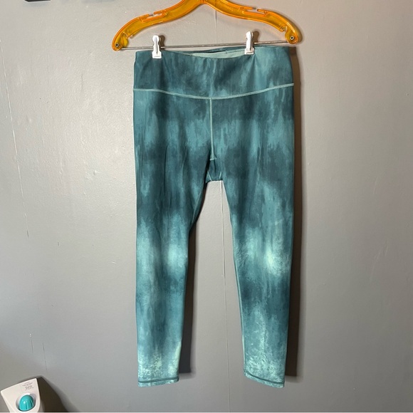 CALIA by Carrie Underwood Pants - Calia Teal Tie-Dye Cropped Leggings size large